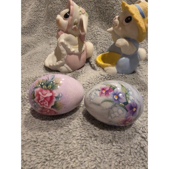 Vintage Bunnies Holding Marble Eggs Big Eyes Easter Spring - Picture 6 of 8